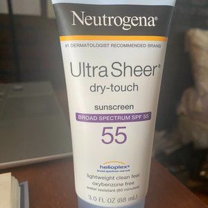 Neutrogena Ultra Sheer Dry Touch Sunscreen (SPF 55)